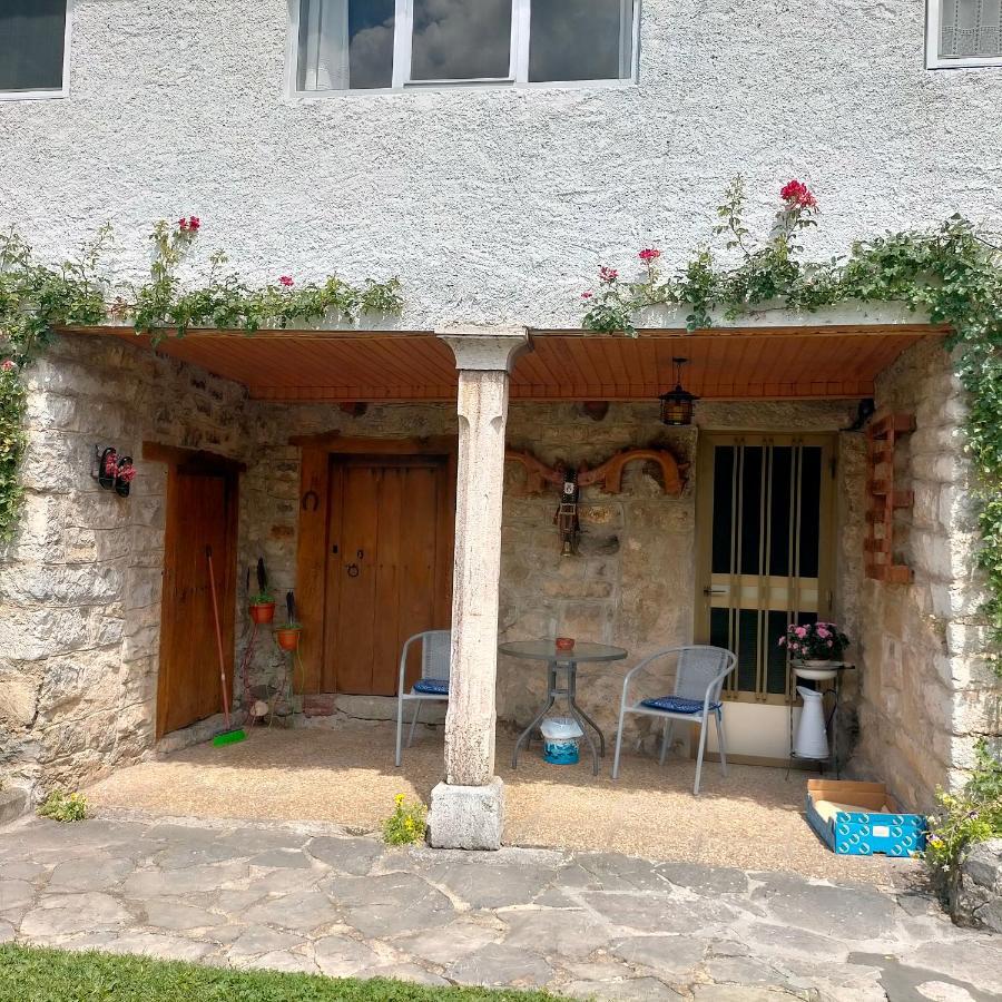 Turismo En Babia Bajo Los Nidos San Emiliano Екстериор снимка